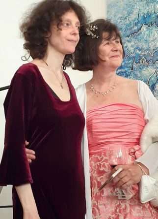 Malarka Emilia Ivanova Jücker (po prawej) i pianistka Marina Savova